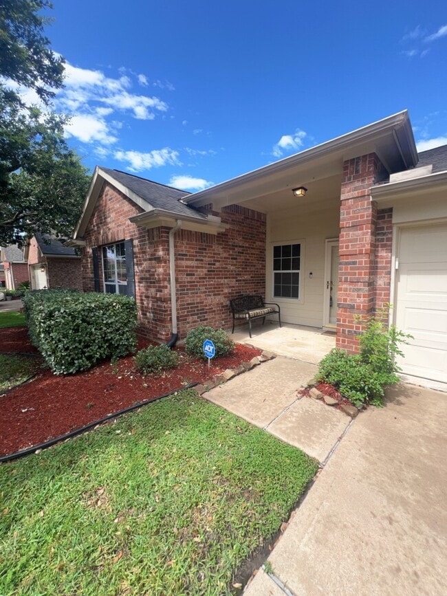 Building Photo - 5523 Dapplewood Ln