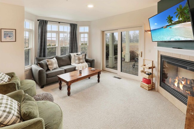 Photo - 43 Lafayette Rd Unit 1