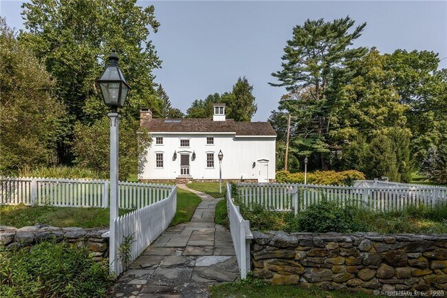 115 River Rd