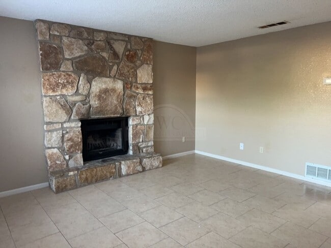 Photo - 4209 Water St