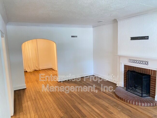 Photo - 451 S Reese St