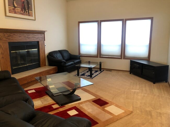 Photo - 715 SW Staley Dr