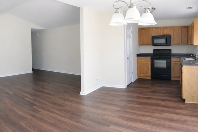 Photo - 44 Roseberry Cir