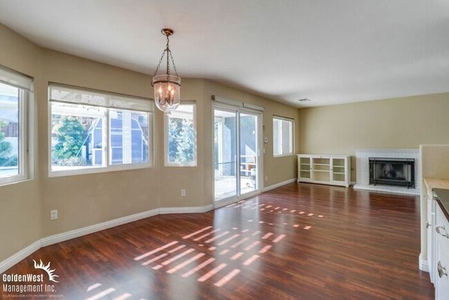 Photo - Gorgeous Upgraded 4Bdm 2.5Ba Home in Chula Vista Cul-de-Sac Community!