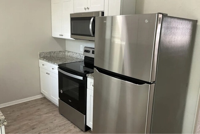 Photo - 3004 Albany Dr