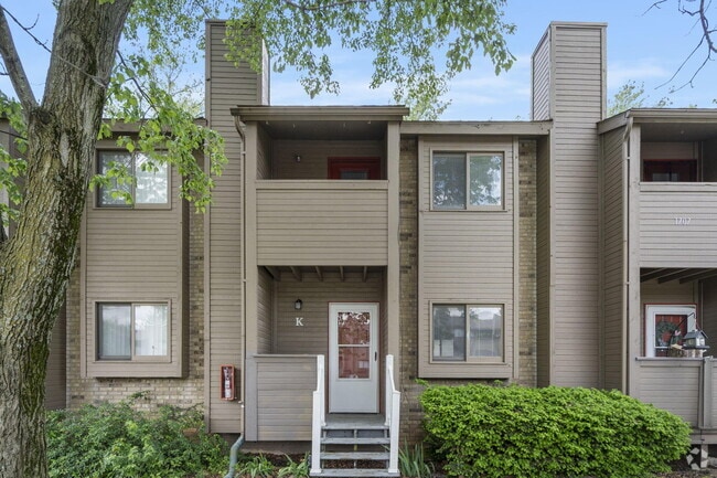 Building Photo - 1707 E Walnut Lawn St Rental