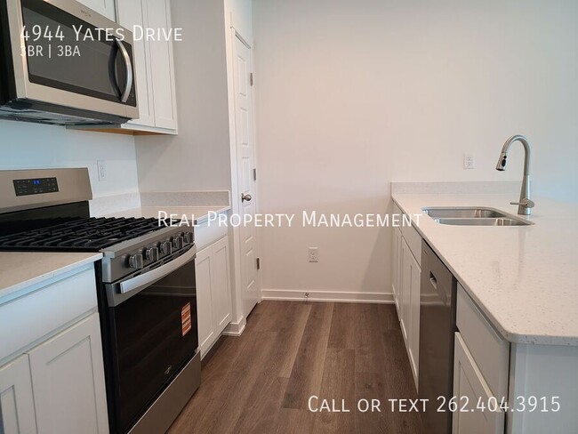 Photo - 4944 Yates Dr