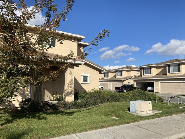 Photo - 2917 Snyder Ave