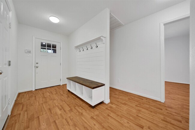 Photo - 107 Genesee Ridge Dr