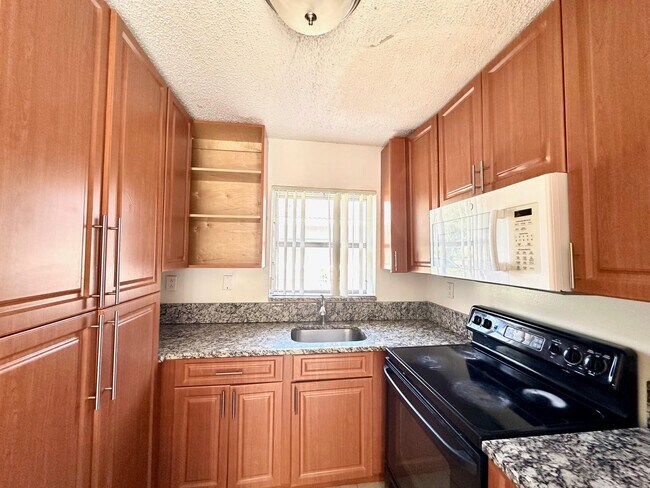 Photo - 4127 Woodside Dr Unidad A-D