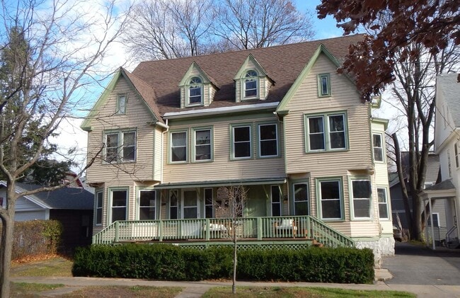 Building Photo - Available 06/01/26 - 5 Bedroom Townhouse c... Unit Greenwood 315