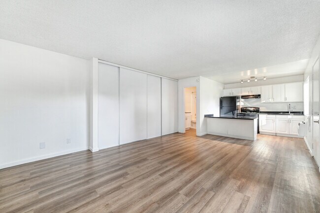 Photo - Thornbridge Apartments