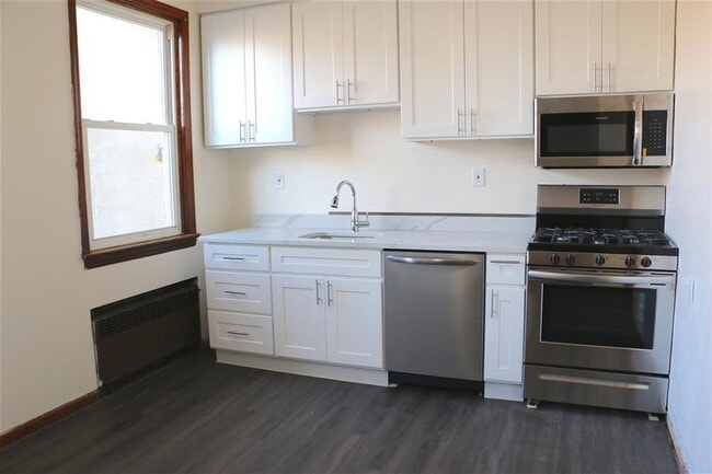 Building Photo - 816 Bloomfield St Unit 2