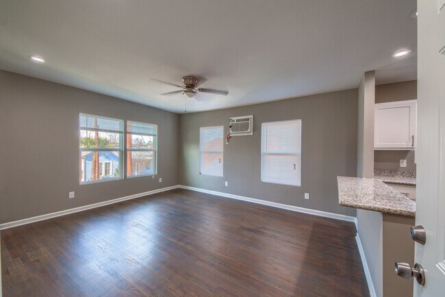 Photo - 114 Jacobs St Unidad 202