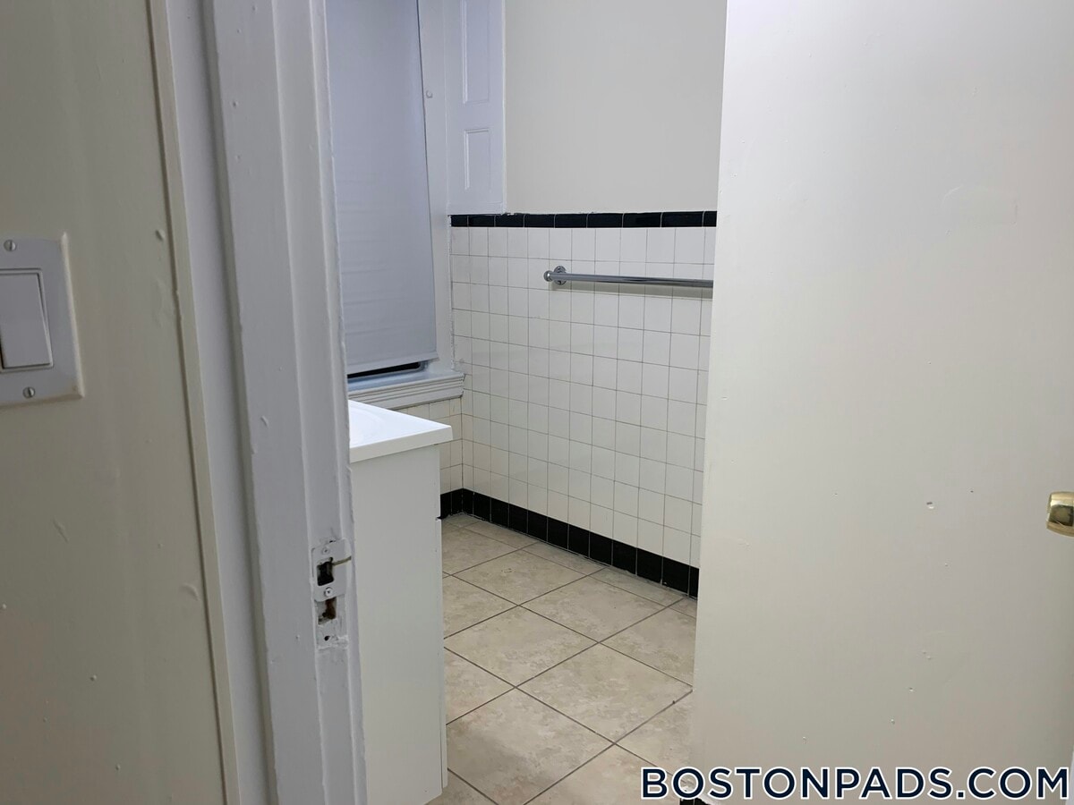 Photo - 62 Boylston St Unit 225