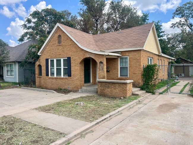 Photo - 1625 Ave Y