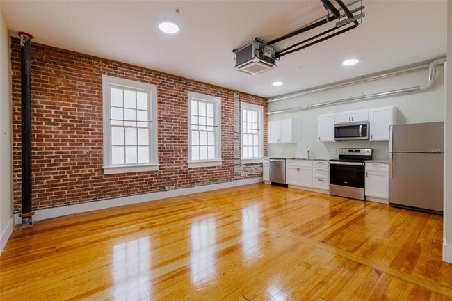 Photo - 306 W Wisconsin Ave Unit 302