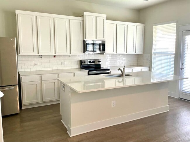 Photo - 13501 Metric Blvd Unit 34