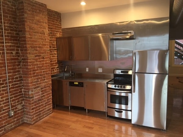 Building Photo - 175 Washington St Unit 3