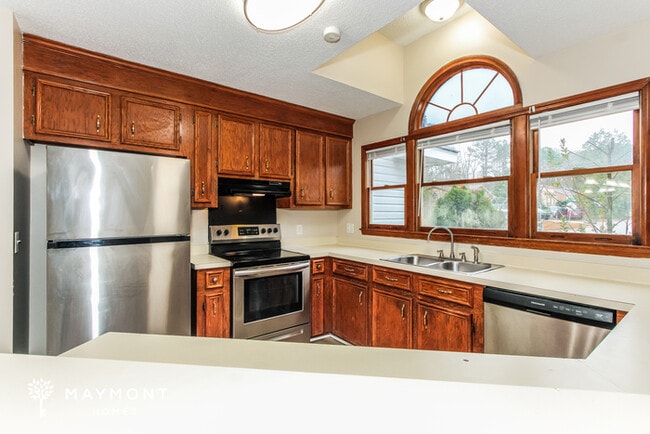 Photo - 631 Folkstone Rd