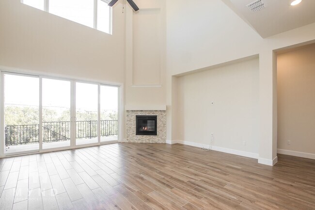 Photo - 607 Gunison Dr
