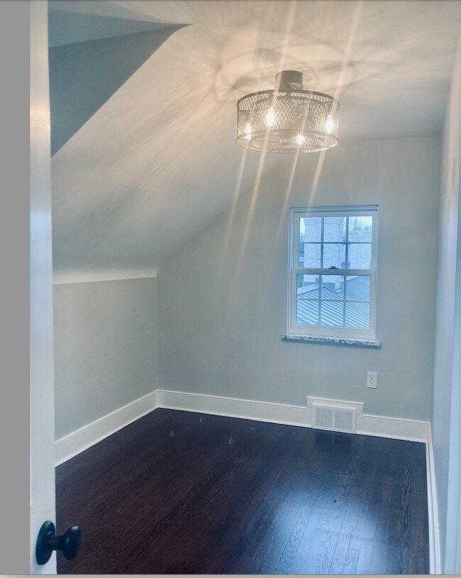 Photo - 5601 Dunmoyle St Unit 2