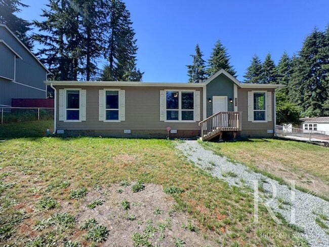 Building Photo - Charming 3-Bedroom Home in Quiet Gig Harbo...