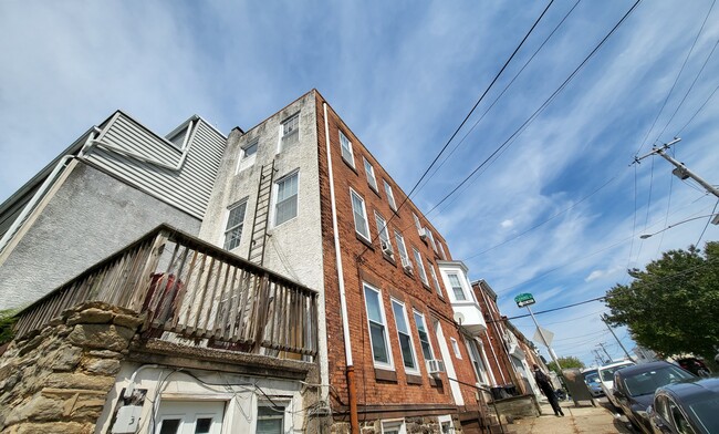 Exterior - 4300 Fleming St Unit #1