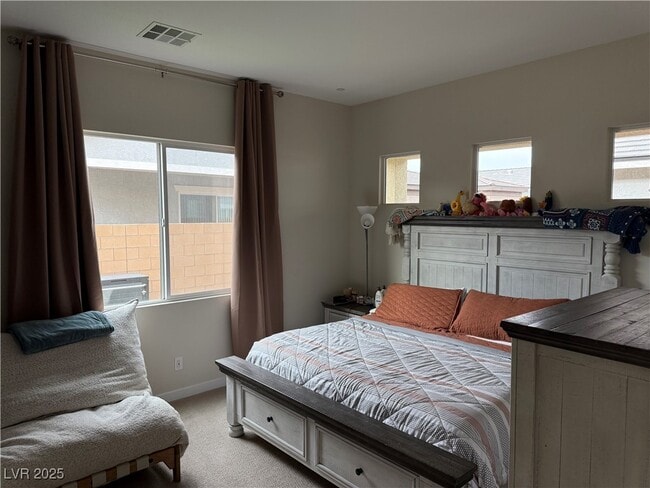 Photo - 815 Eaton Fls St