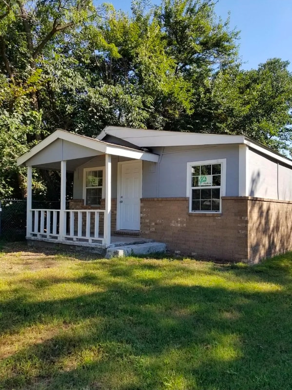 Building Photo - 606 SE 14th St