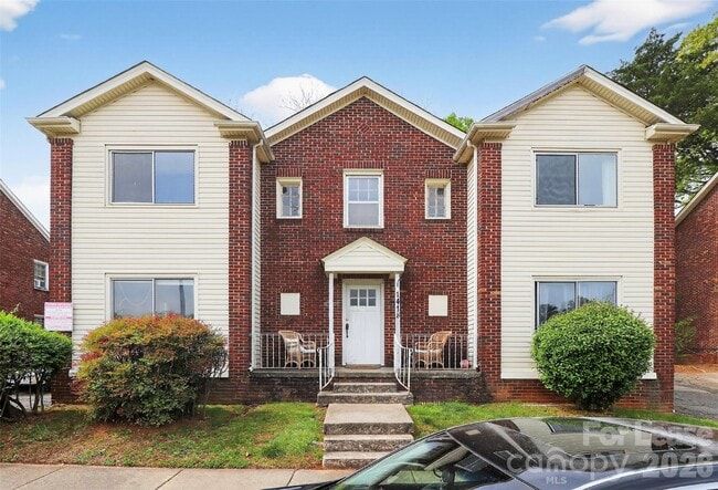 Building Photo - 1418 Park Dr Unit 4