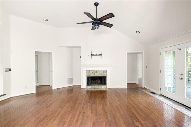 Photo - 3784 Market Crescent