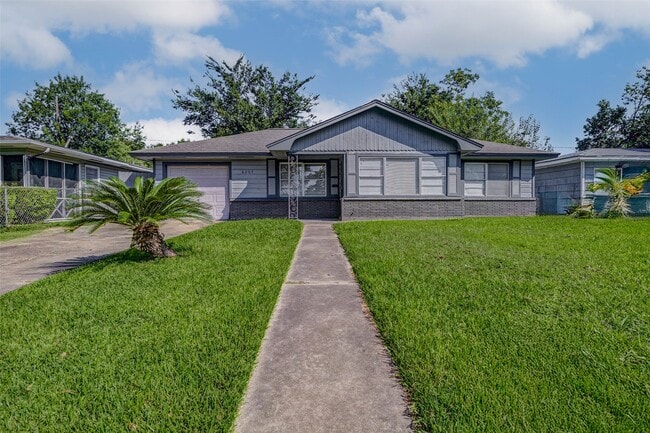Building Photo - 6507 Heron Dr Rental