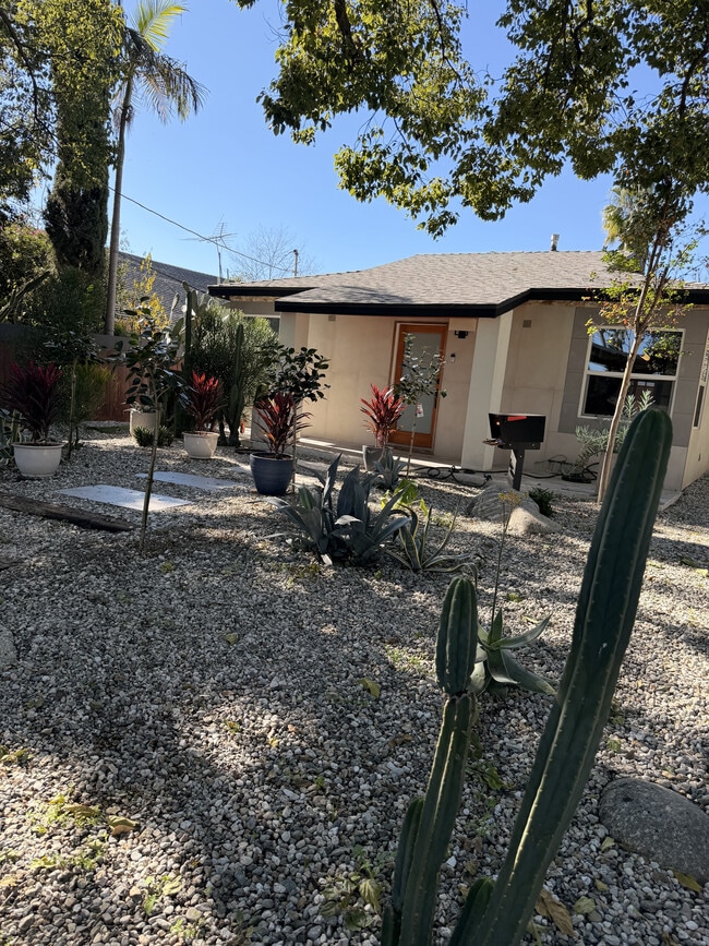 Photo - 261 N Oak Ave