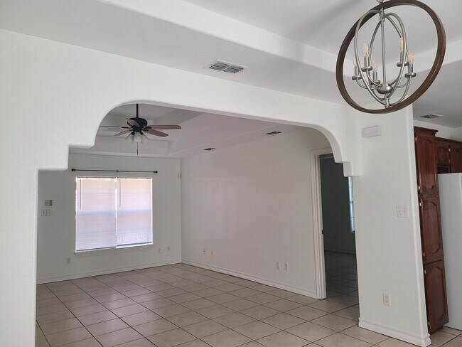 Building Photo - 2708 Presidio Dr Unit 2 Rental