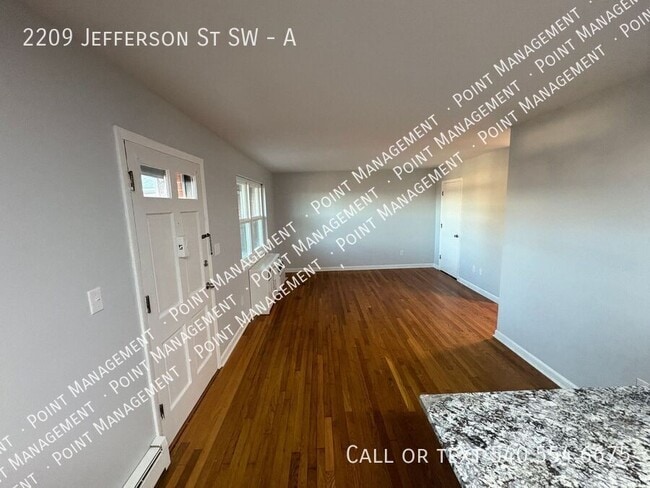 Photo - 2209 Jefferson St SW Unit A