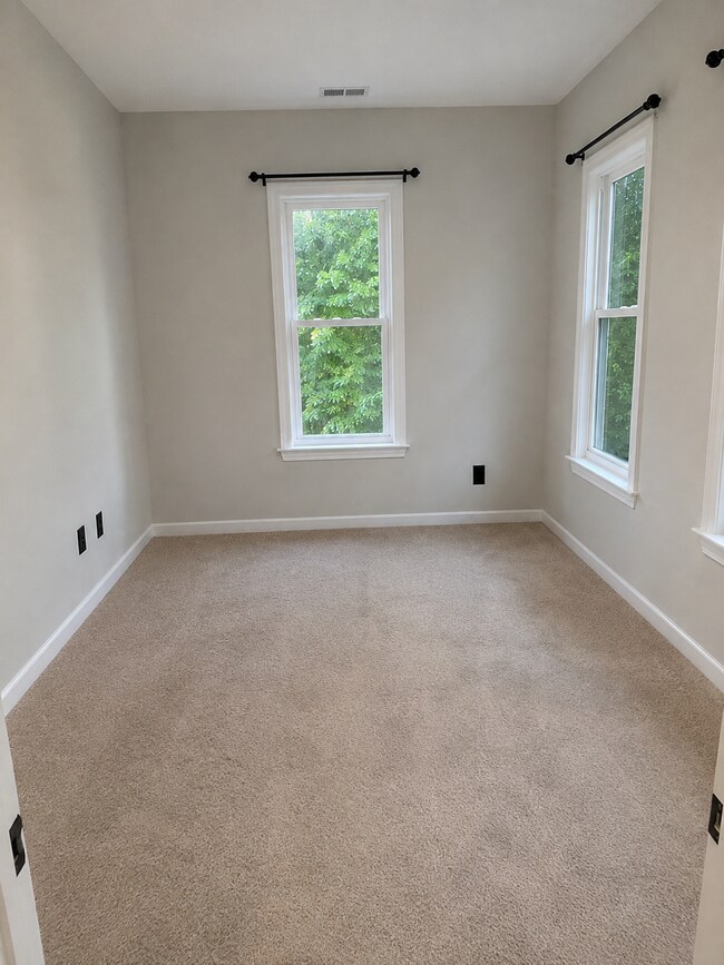 Private Room for Rent in a Shared Home!
