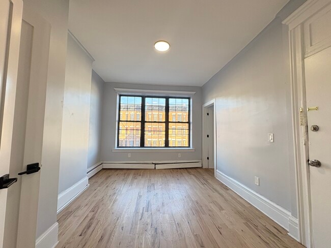 81 Bostwick Ave 3R