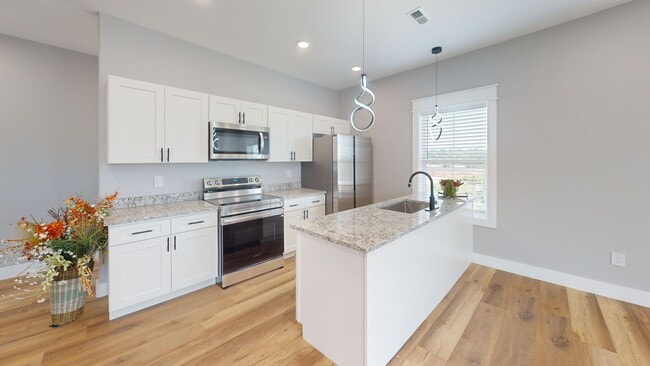 Photo - 1205 Hedge Ave