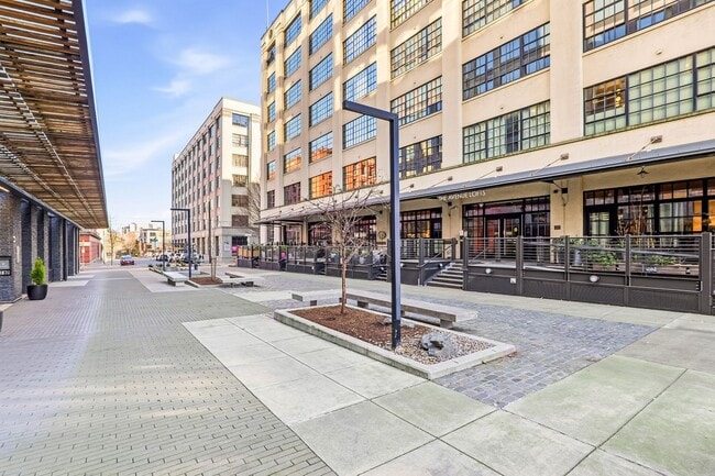 Photo - Available NOW!! Avenue Lofts Studio Unit 319