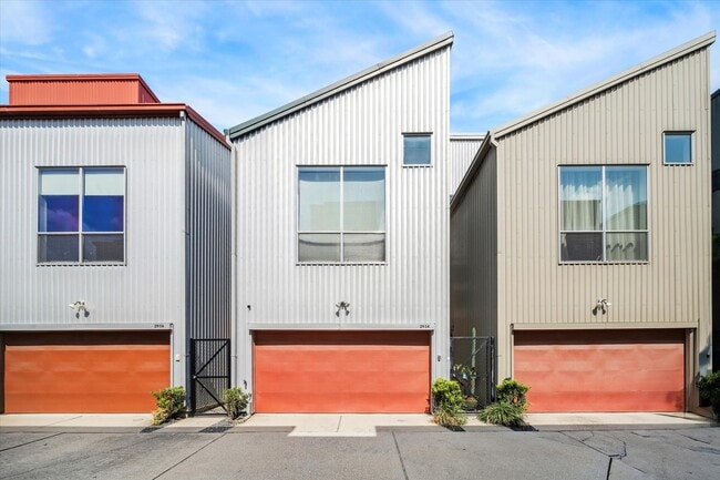 Building Photo - 2954 Commerce St Rental