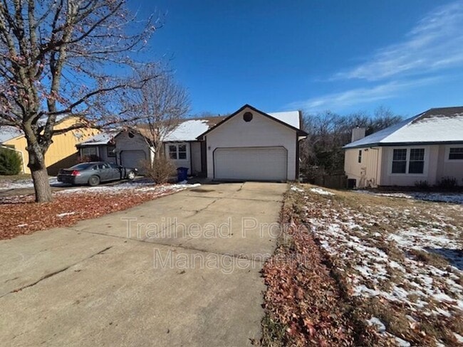 Building Photo - 8307 Woodson Dr