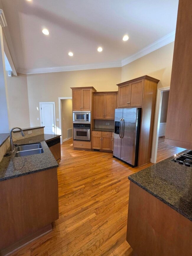 Photo - 306 Lochleven Ct