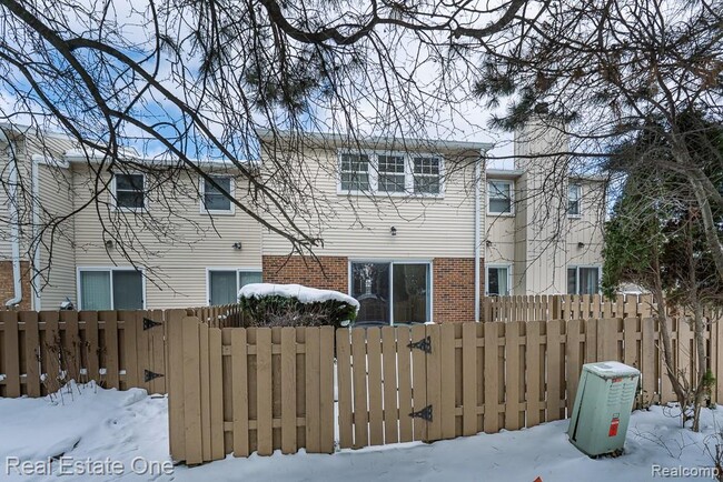 Photo - 5075 Buckingham Pl Dr