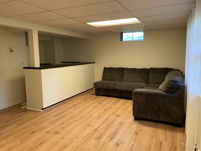 Building Photo - 3112 Belmont Ave Rental