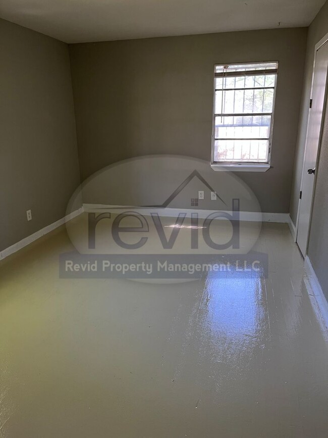 Photo - 952 Emmie St Unit 952