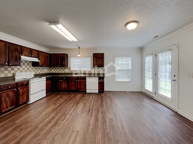 Photo - 417 Magna Dr
