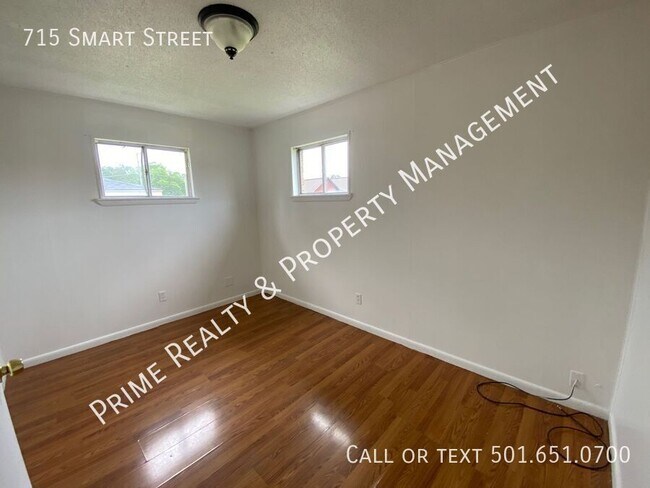 715 Smart St