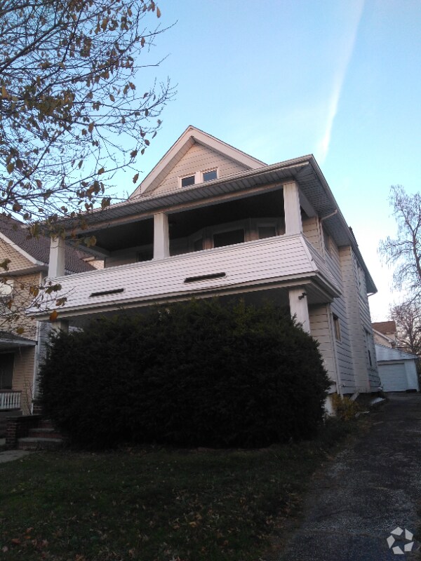 Building Photo - 1297 Warren Rd Rental