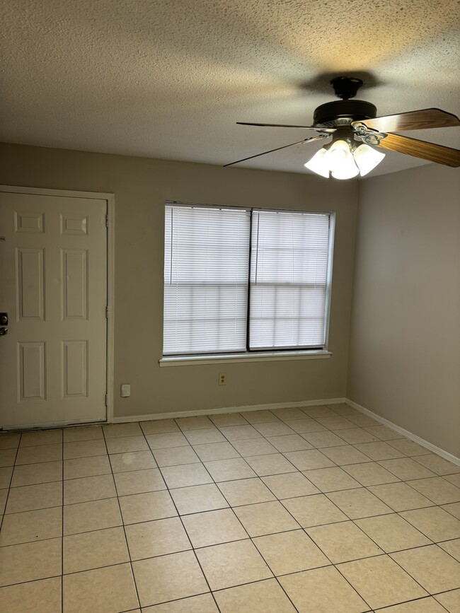 Photo - 543 N Betty Jo Dr